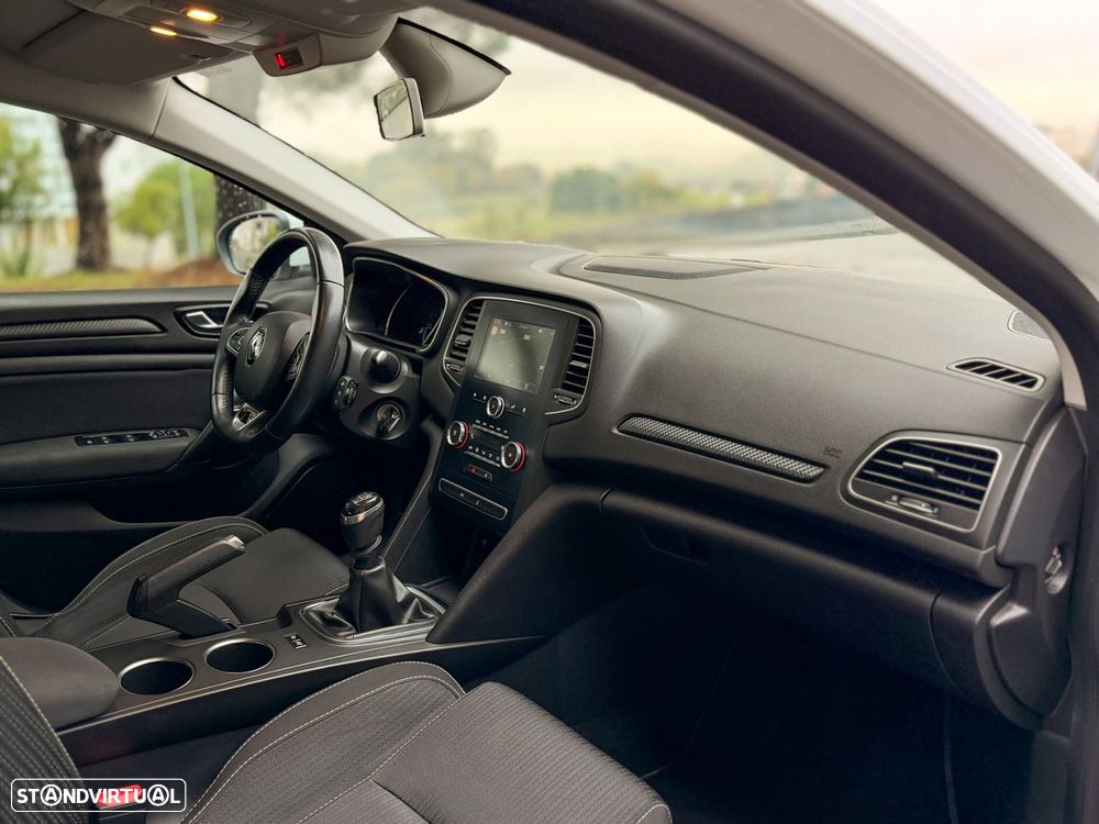 Renault Mégane 1.5 Blue dCi Intens - 6