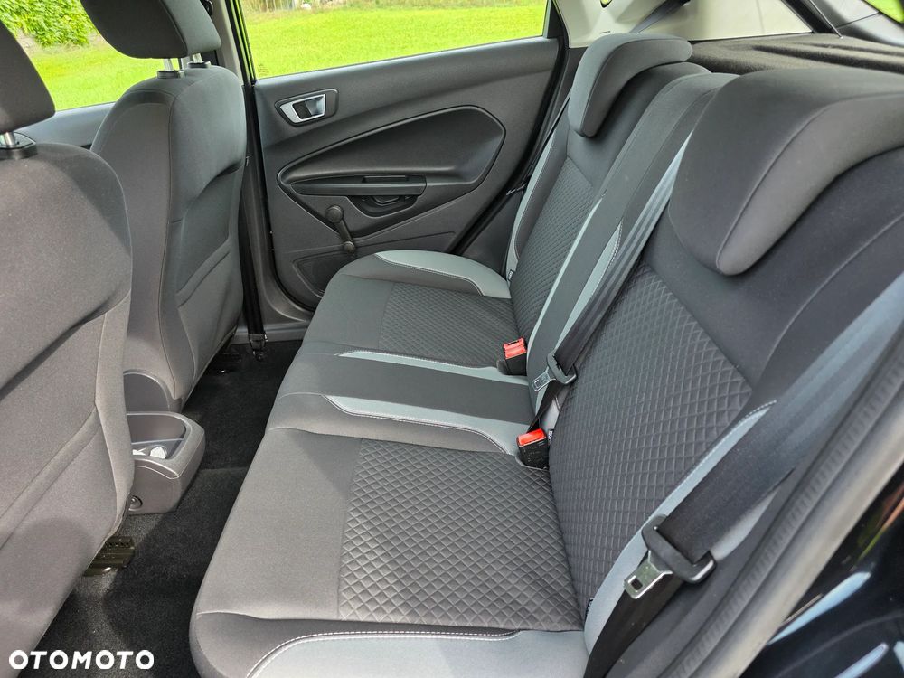 Ford Fiesta 1.0 Champions Edition - 12