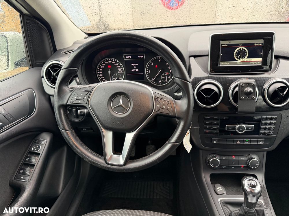Mercedes-Benz B 180 - 9