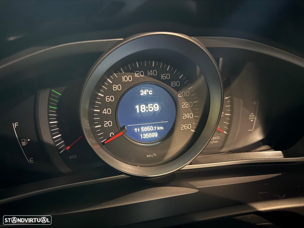 Volvo V40 2.0 D3 Momentum - 12