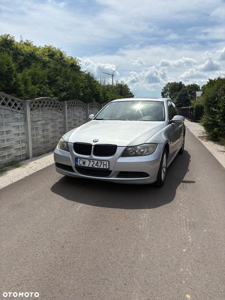 BMW Seria 3 320i - 1