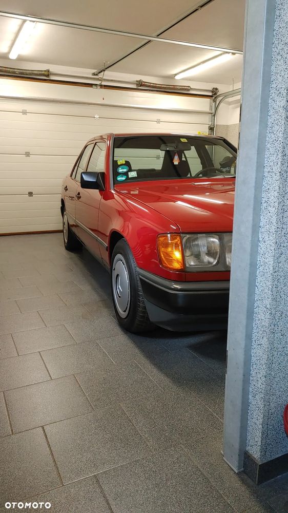 Mercedes-Benz W124 (1984-1993) - 30