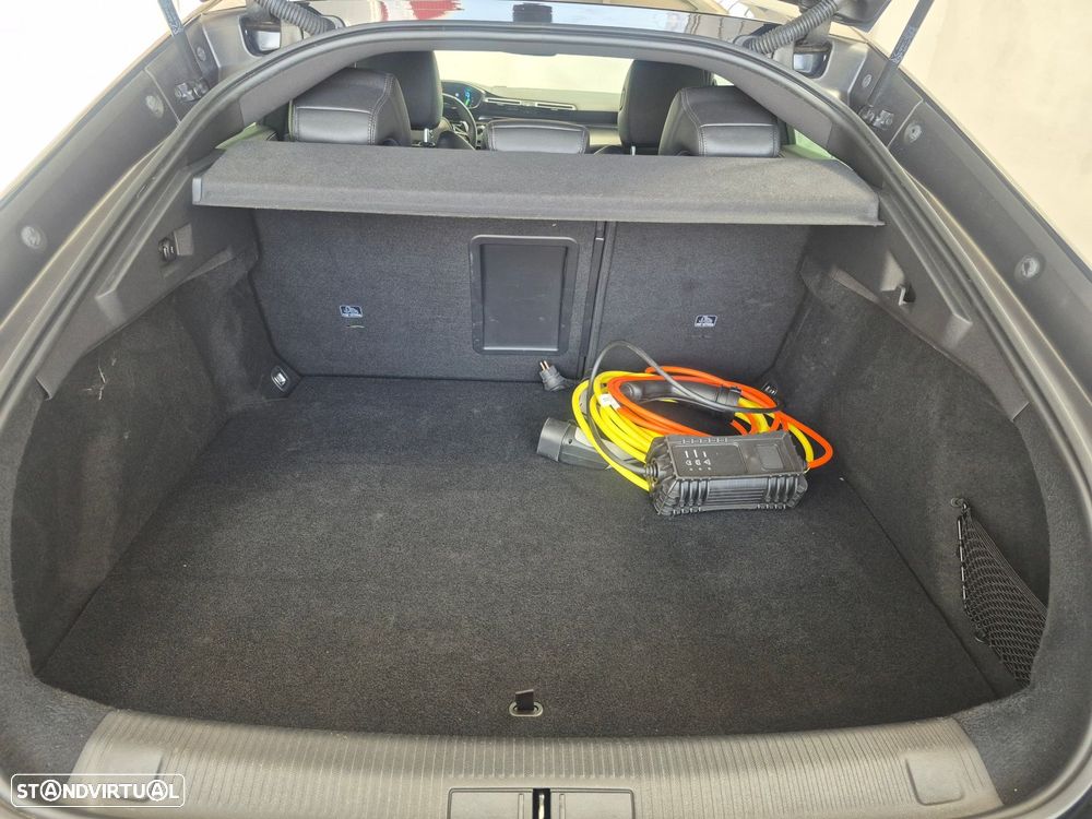 Peugeot 508 1.6 Hybrid Allure Pack e-EAT8 — fotografia 31
