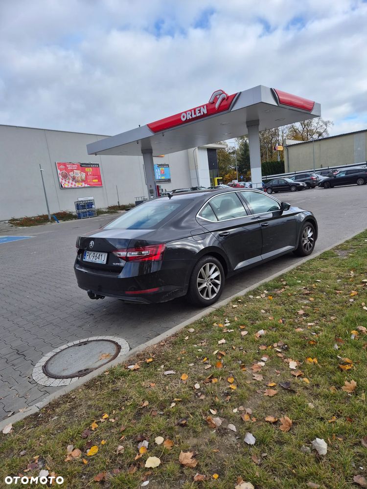 Skoda Superb 2016 photo 3