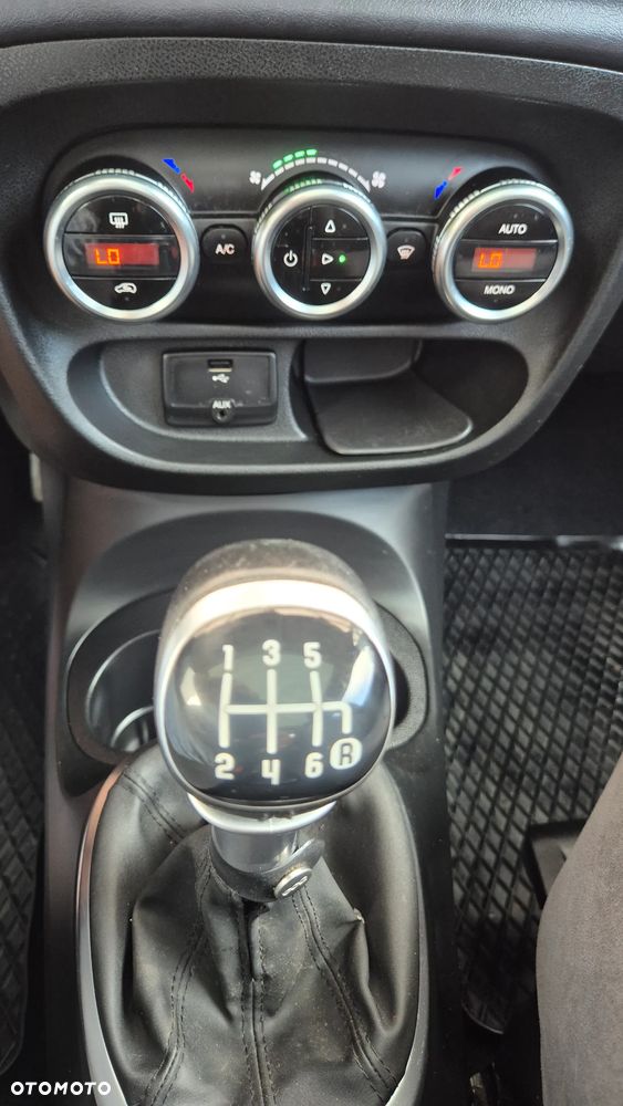 Fiat 500L 1.4 16V Urban Edition - 12
