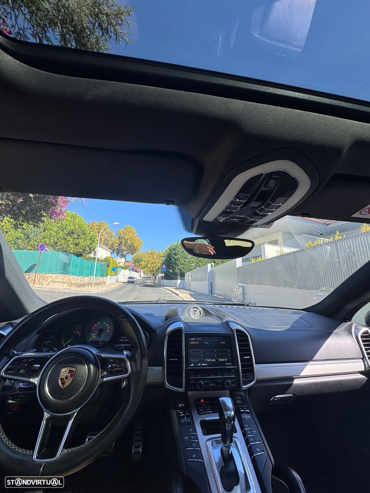 Porsche Cayenne S Hybrid - 9