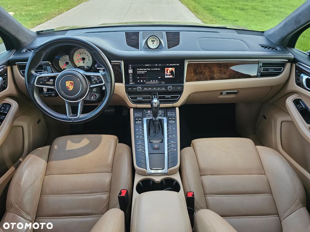 Porsche Macan Turbo - 1