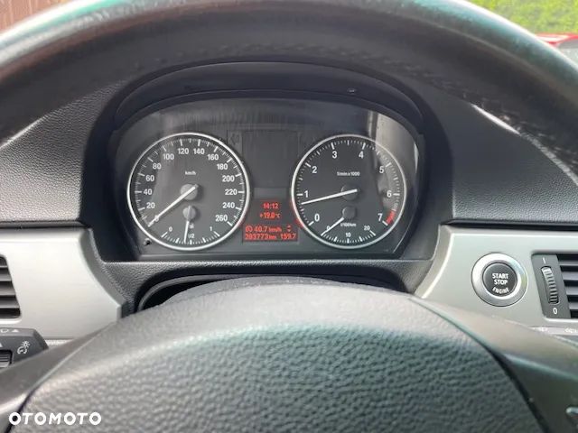 BMW Seria 3 318i - 15