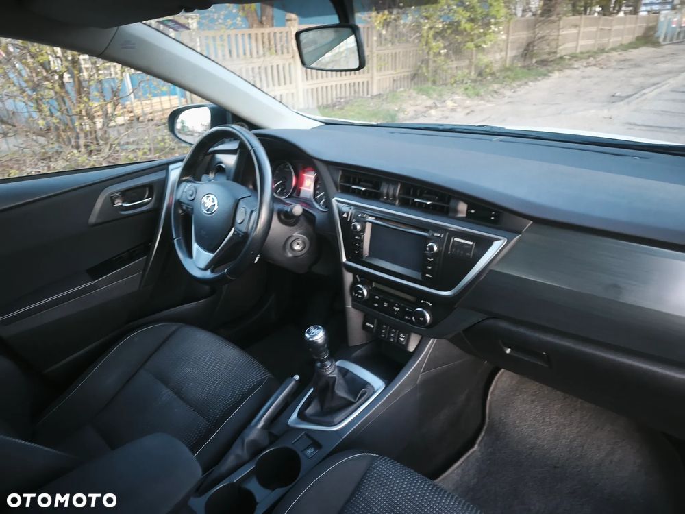 Toyota Avensis - 16