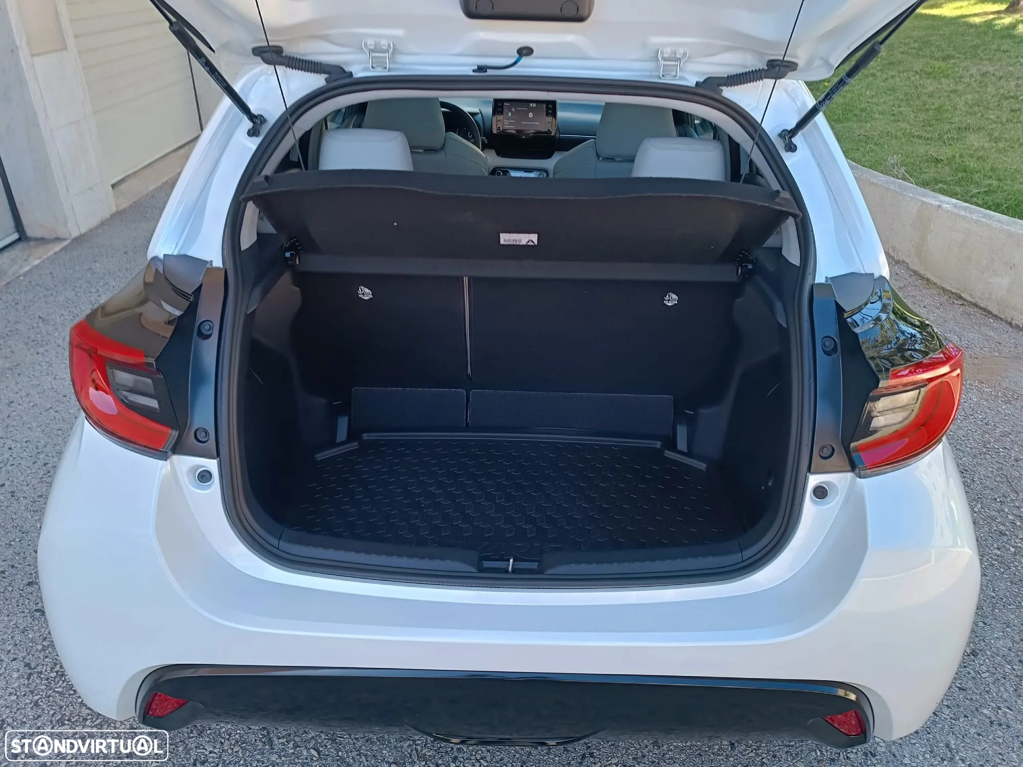 Toyota Yaris - 8
