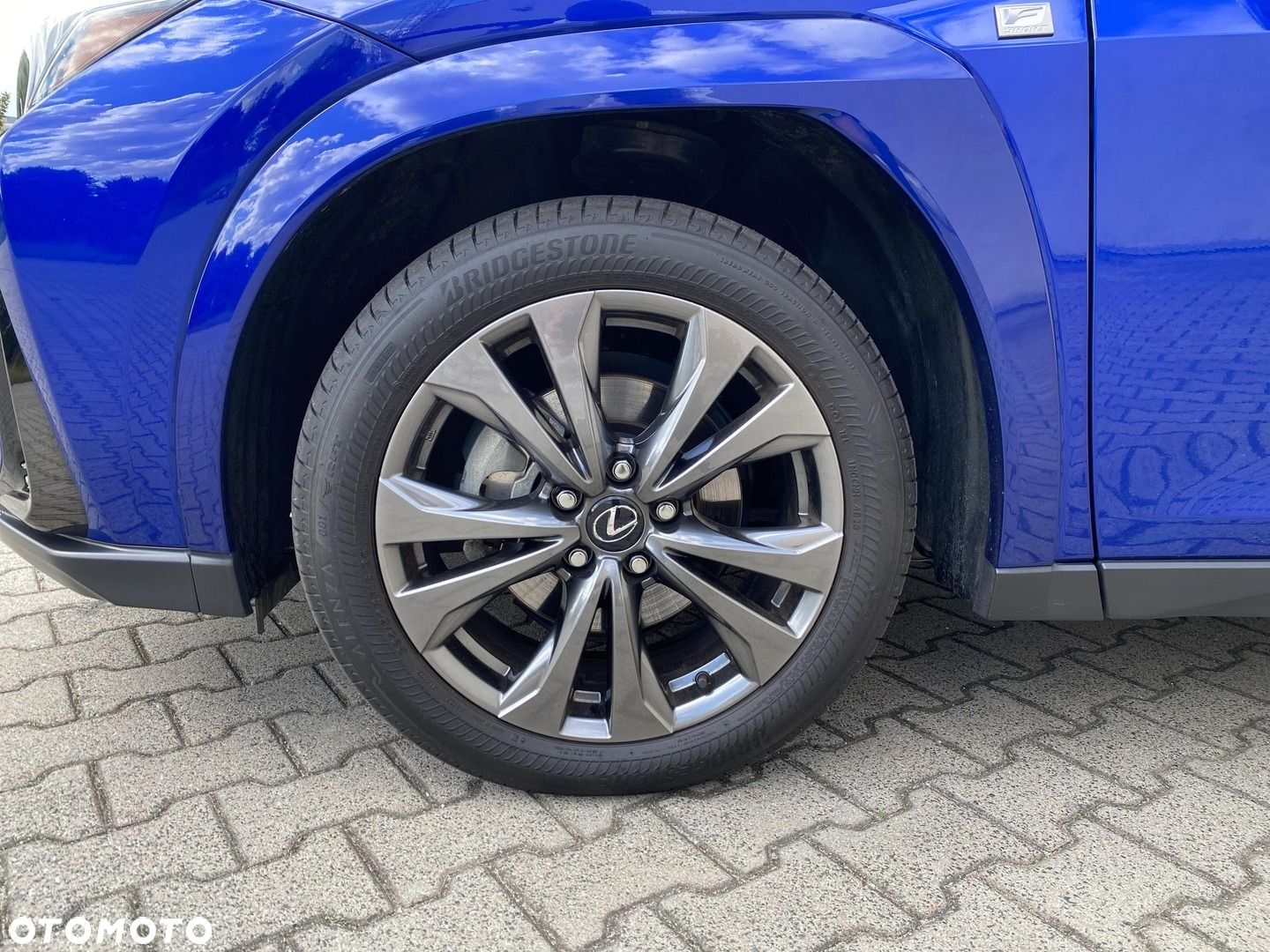 Lexus UX 300h F Sport - 23