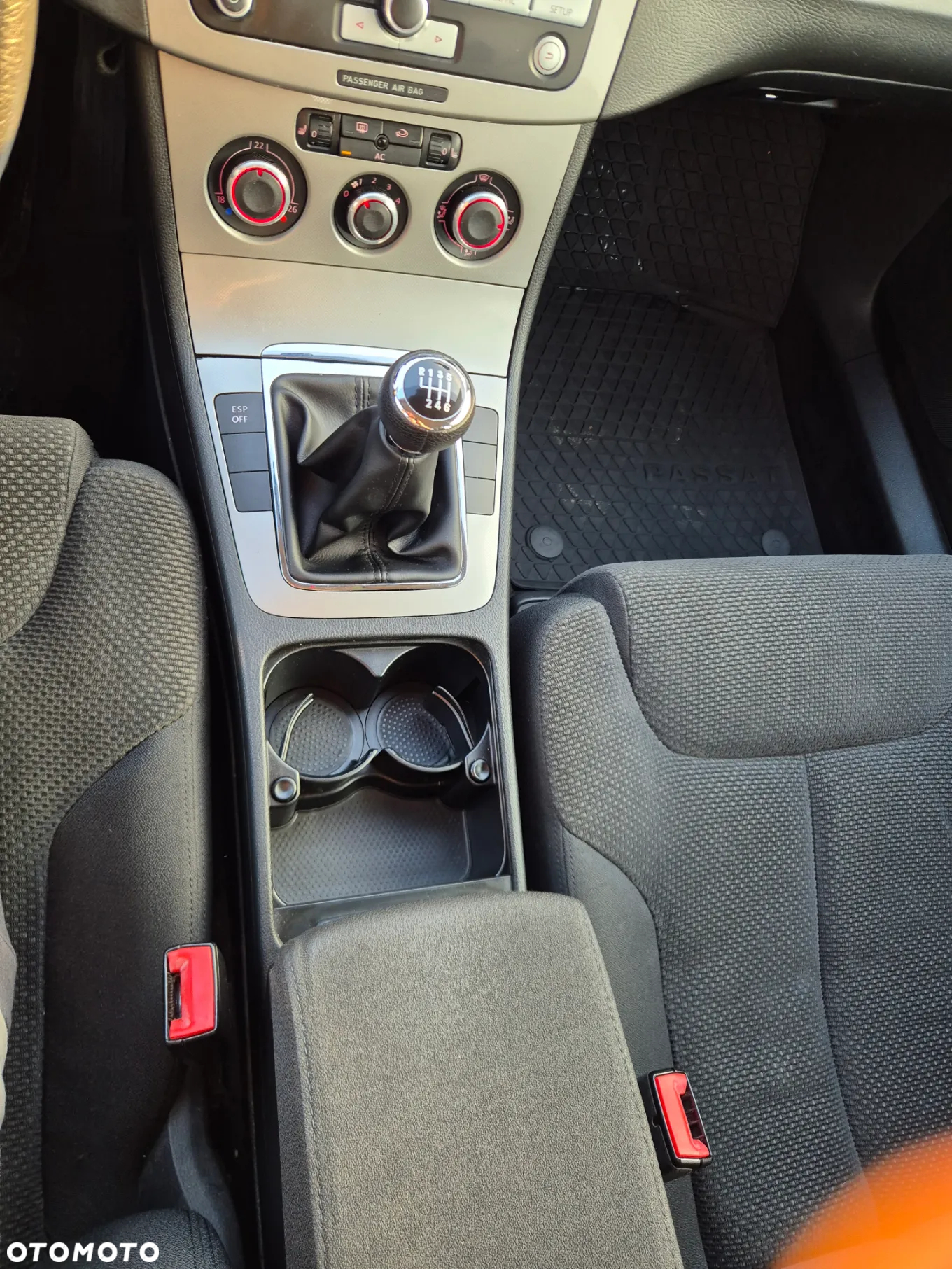 Volkswagen Passat 2.0 TDI DPF Comfortline - 23