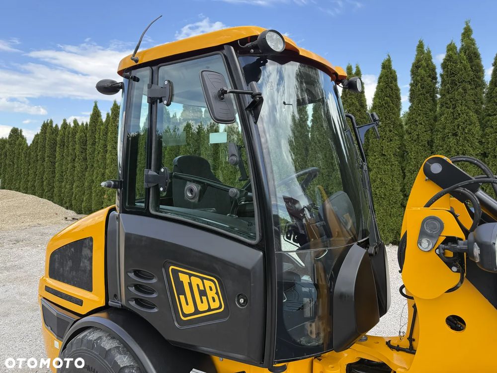 JCB 407 T4 / 2019 ROK / SILNIK 4-CYL BEZ DPF I ADBLUE / PIĘKNA / ORYGINAŁ / ZADBANA / SPROWADZONA Z NIEMIEC / MAŁE GABARYTY / SILNA / 406 408 409 60 70 M 506 509 - 27