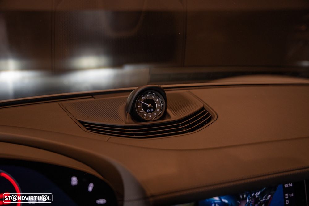 Porsche Taycan Turbo S - 16