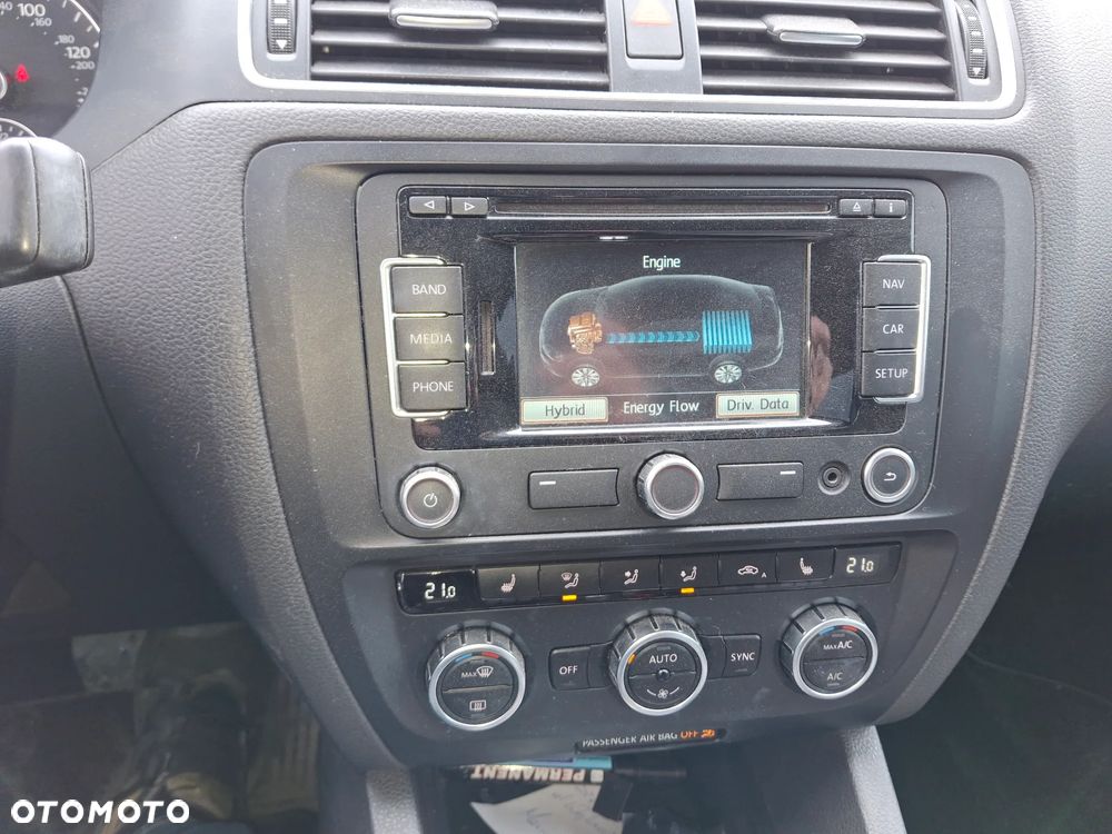 Volkswagen Jetta Hybrid - 8