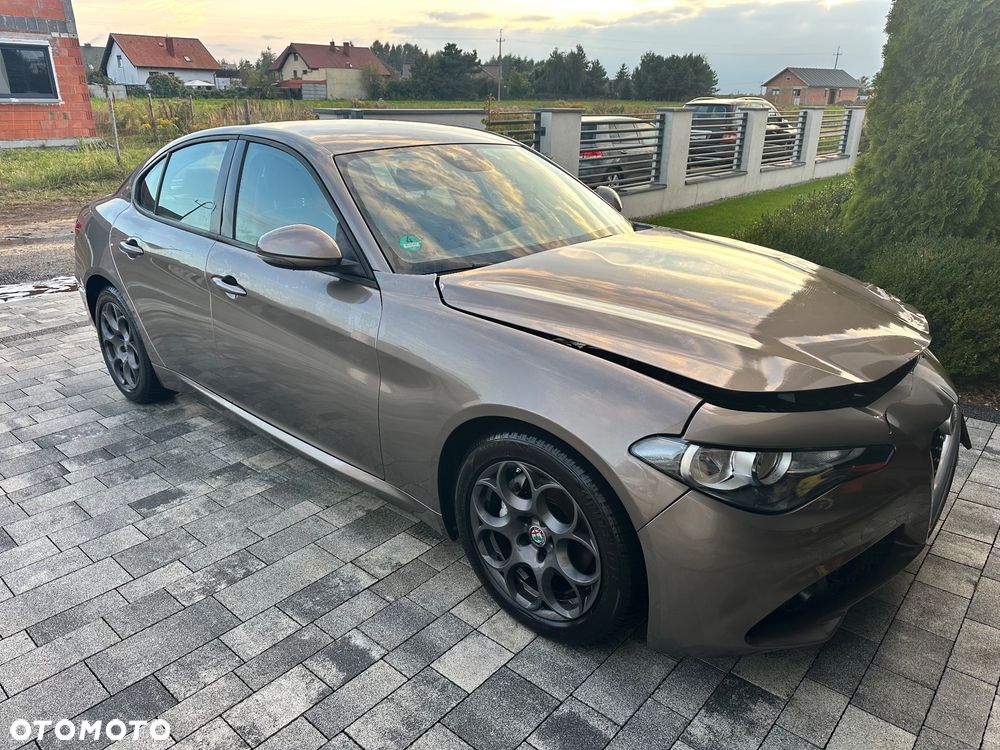 Alfa Romeo Giulia 2.2 D Turbo - 1