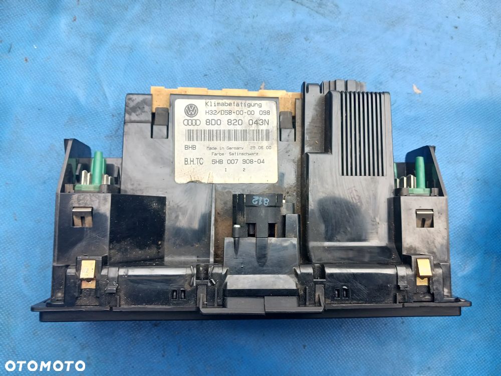 Panel nawiewu klimatyzacji AUDI A4 B5 Lift FL 8D0820043N sterowanie grzanych foteli grzane fotele przełącznik klimatyzacji panel sterowania nawiewem - 2
