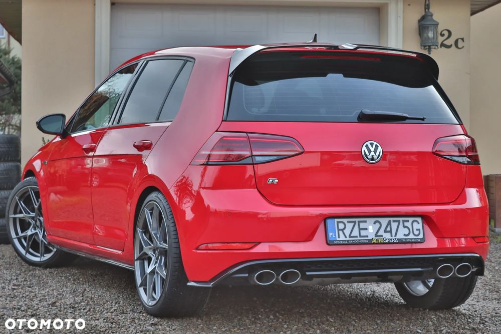 Volkswagen Golf - 6