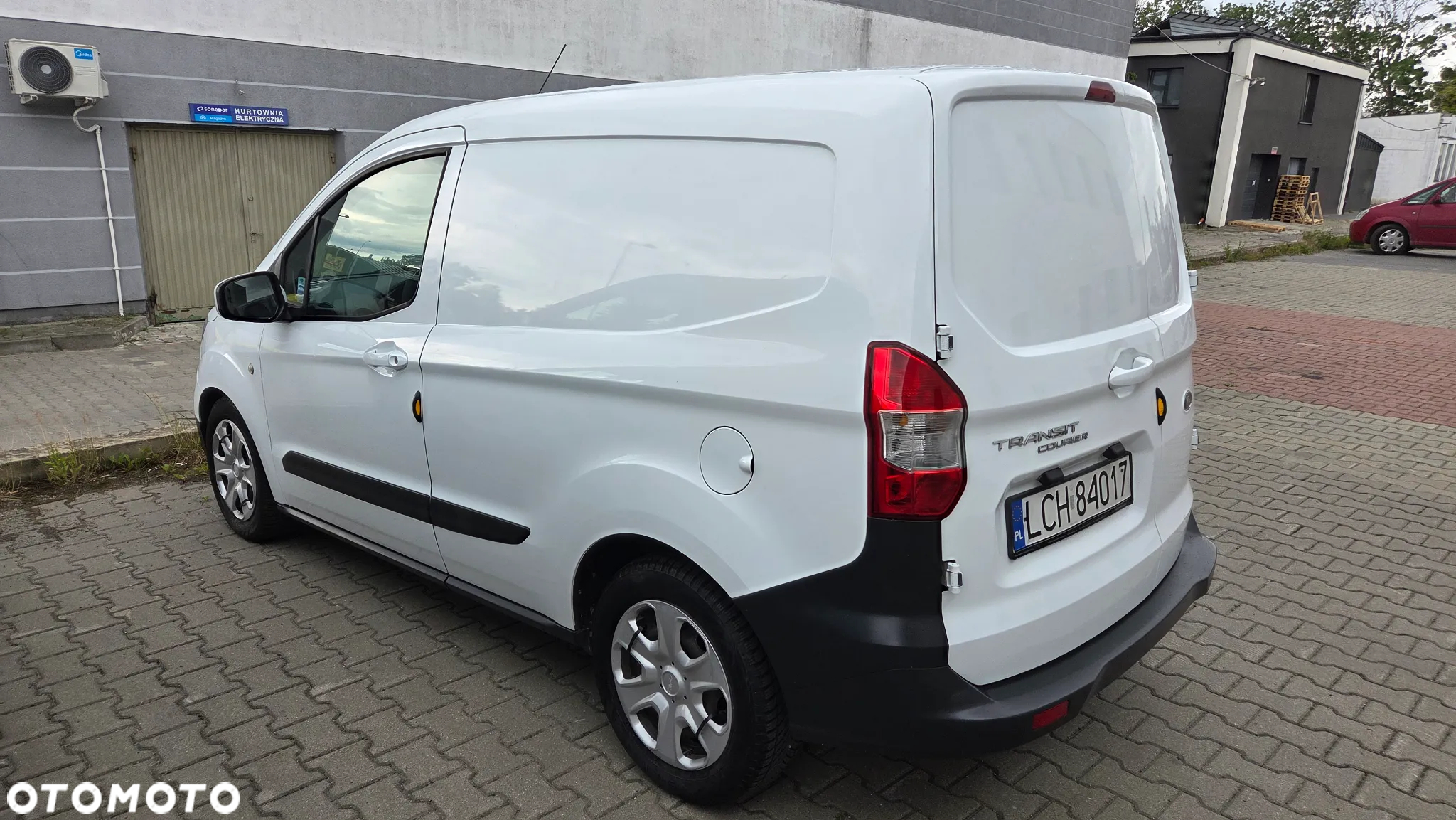 Ford Transit Courier - 3