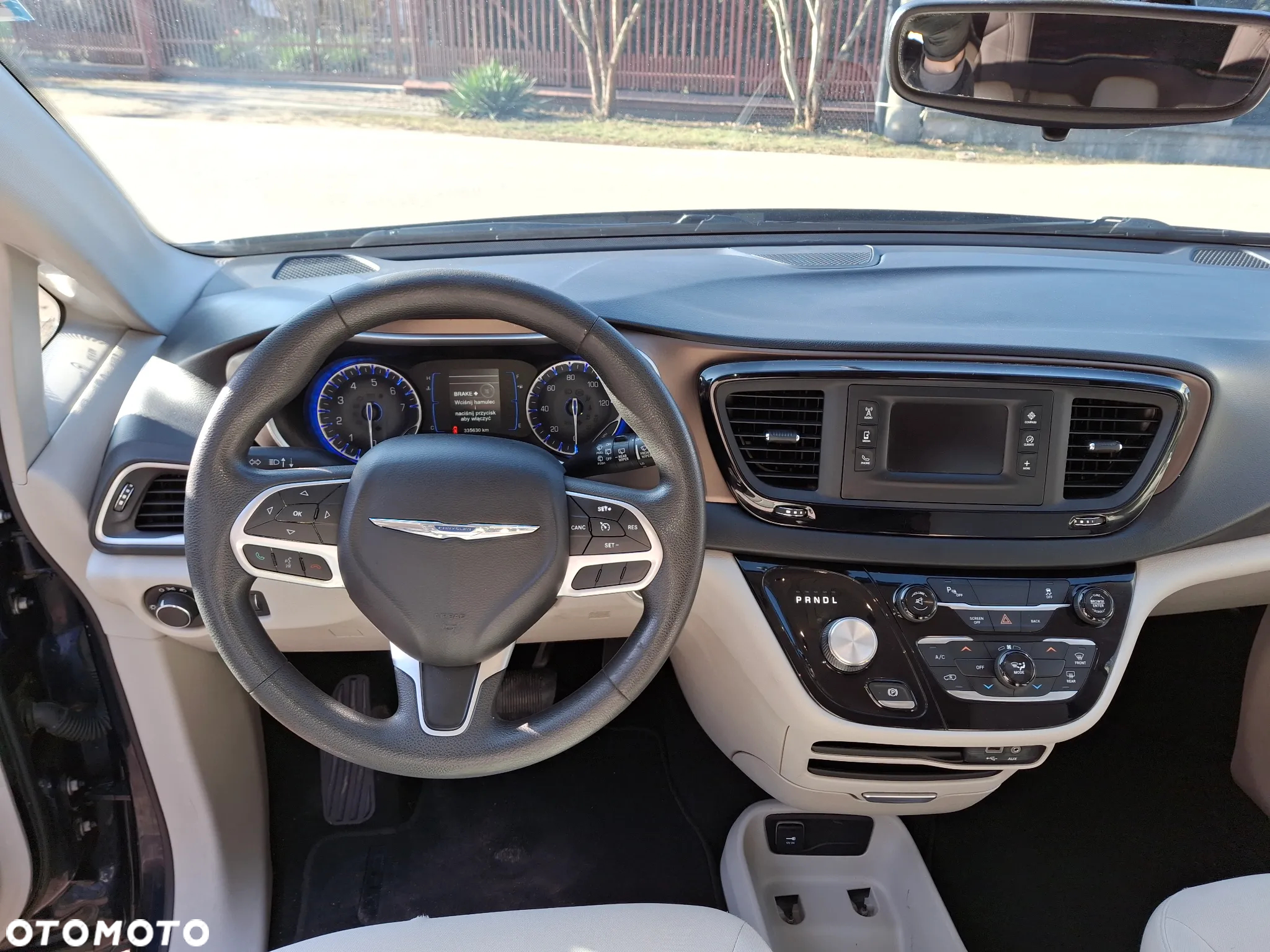 Chrysler Pacifica - 11