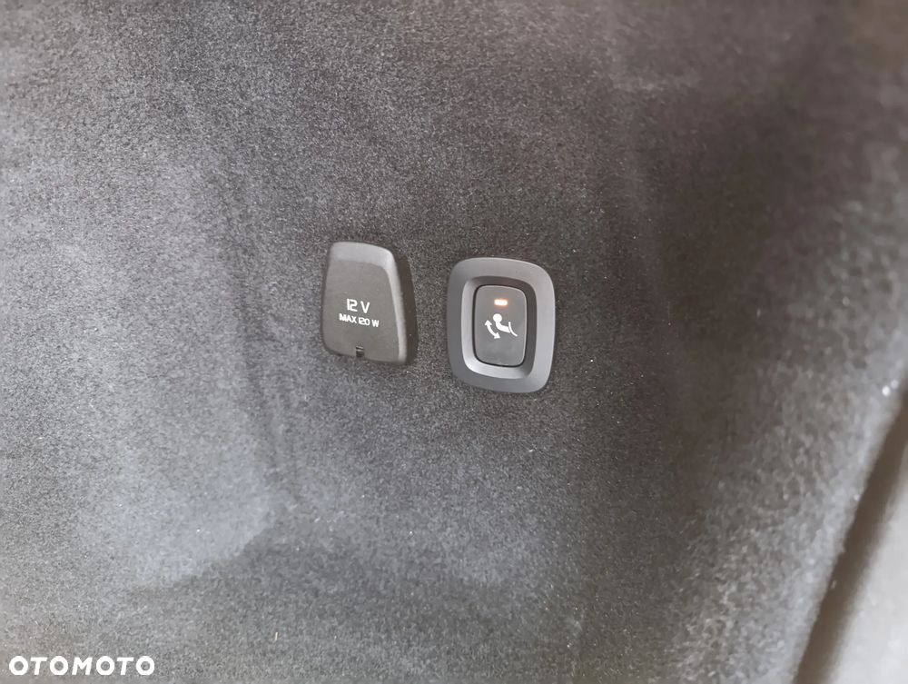 Volvo V60 T8 AWD Twin Engine Geartronic Inscription - 34