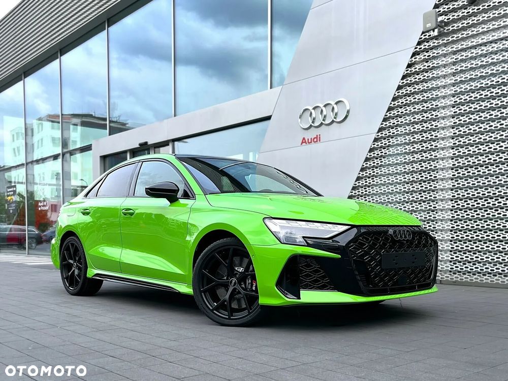 Audi RS3 Limousine - 8