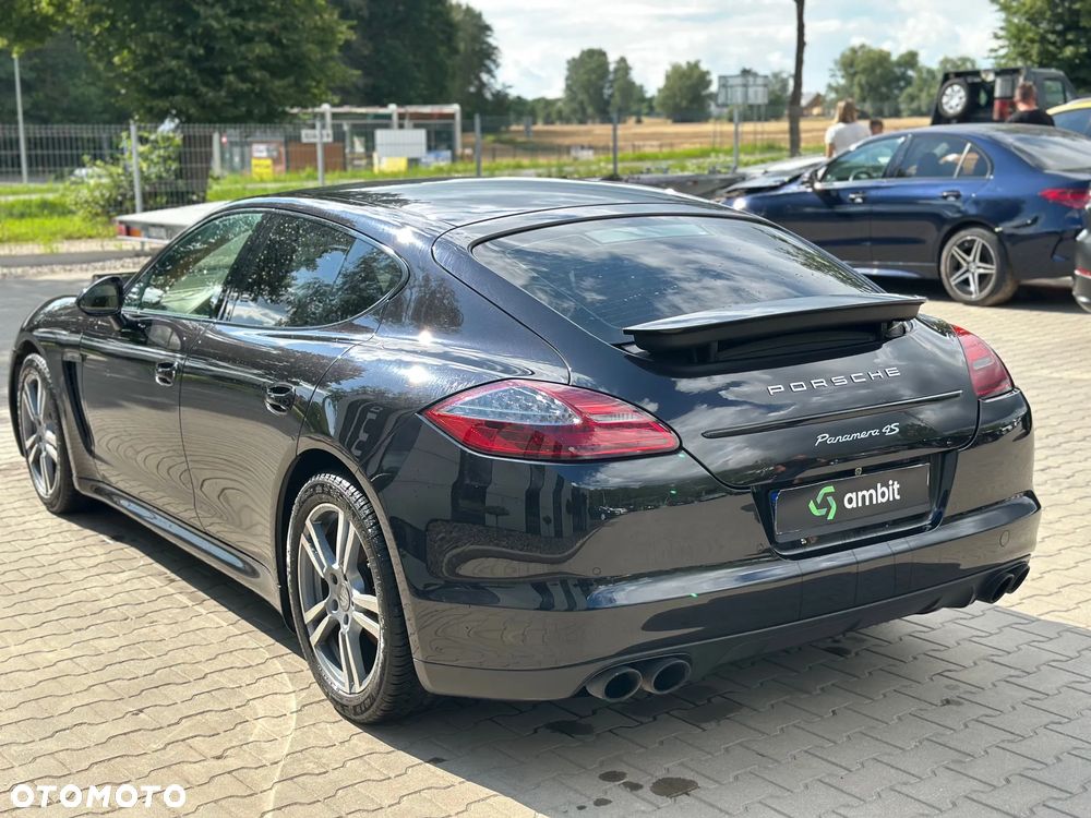 Porsche Panamera 4S - 6