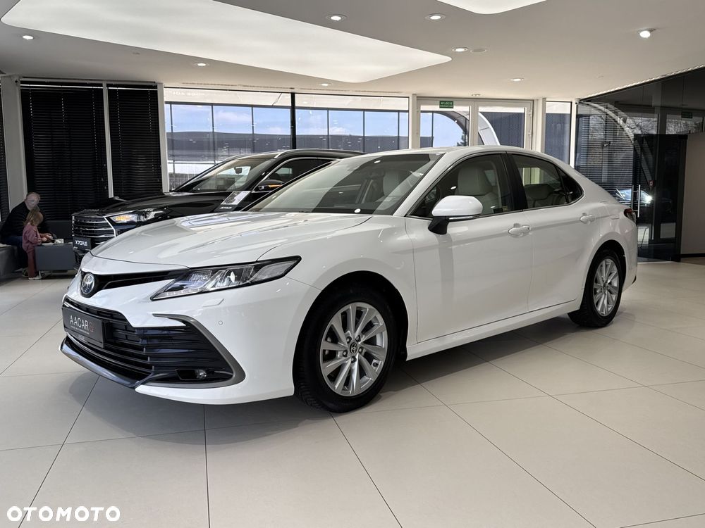 Toyota Camry - 2