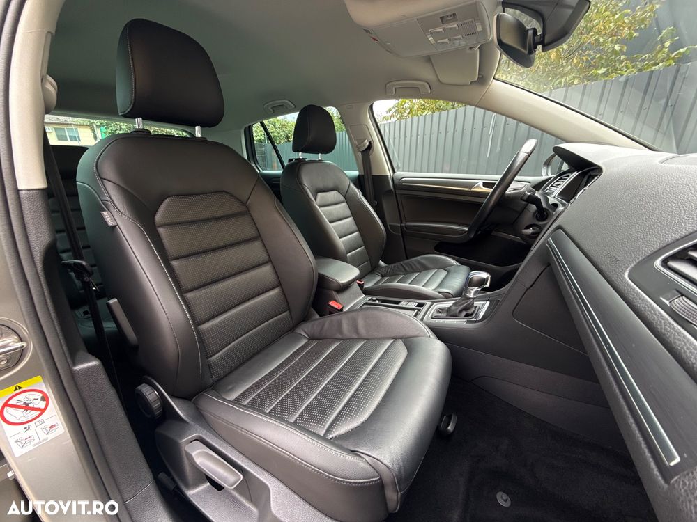 Volkswagen e-Golf - 12