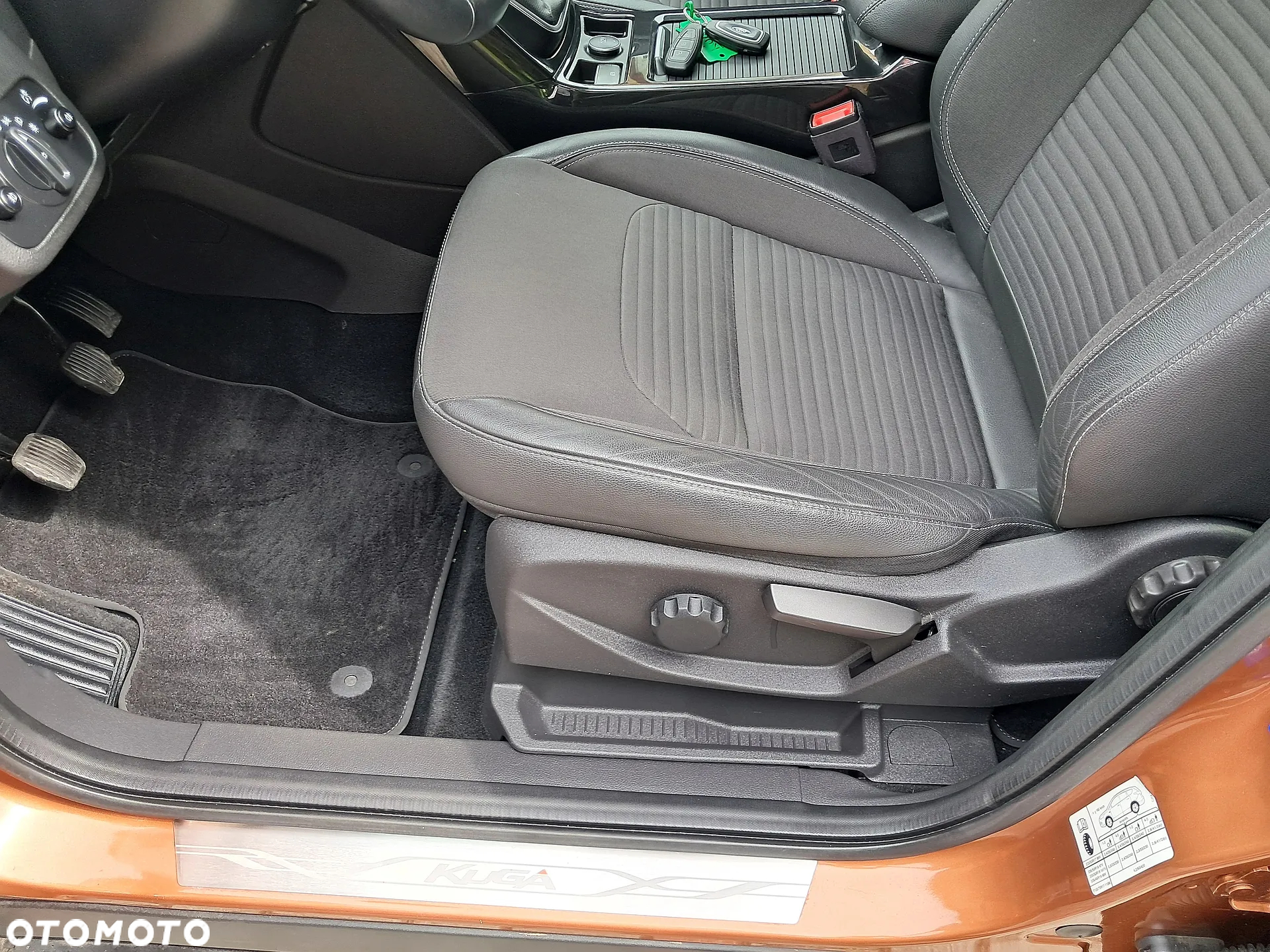 Ford Kuga 1.5 EcoBoost 2x4 Titanium - 27
