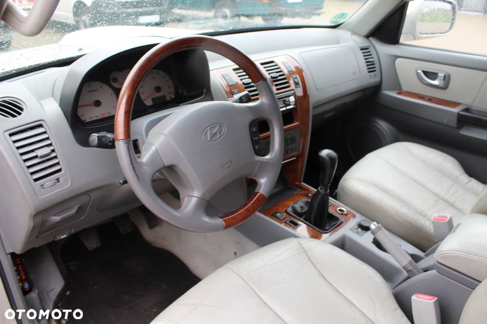 Hyundai Terracan - 11