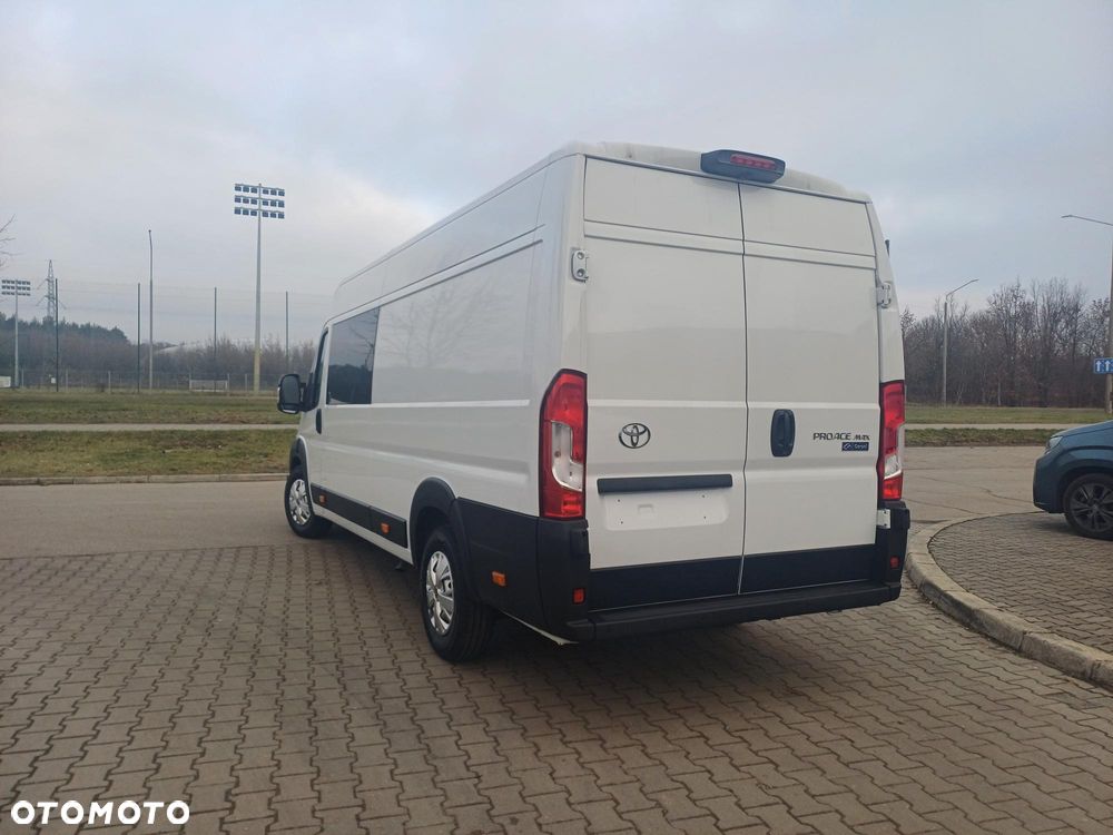 Toyota Proace Max - 9