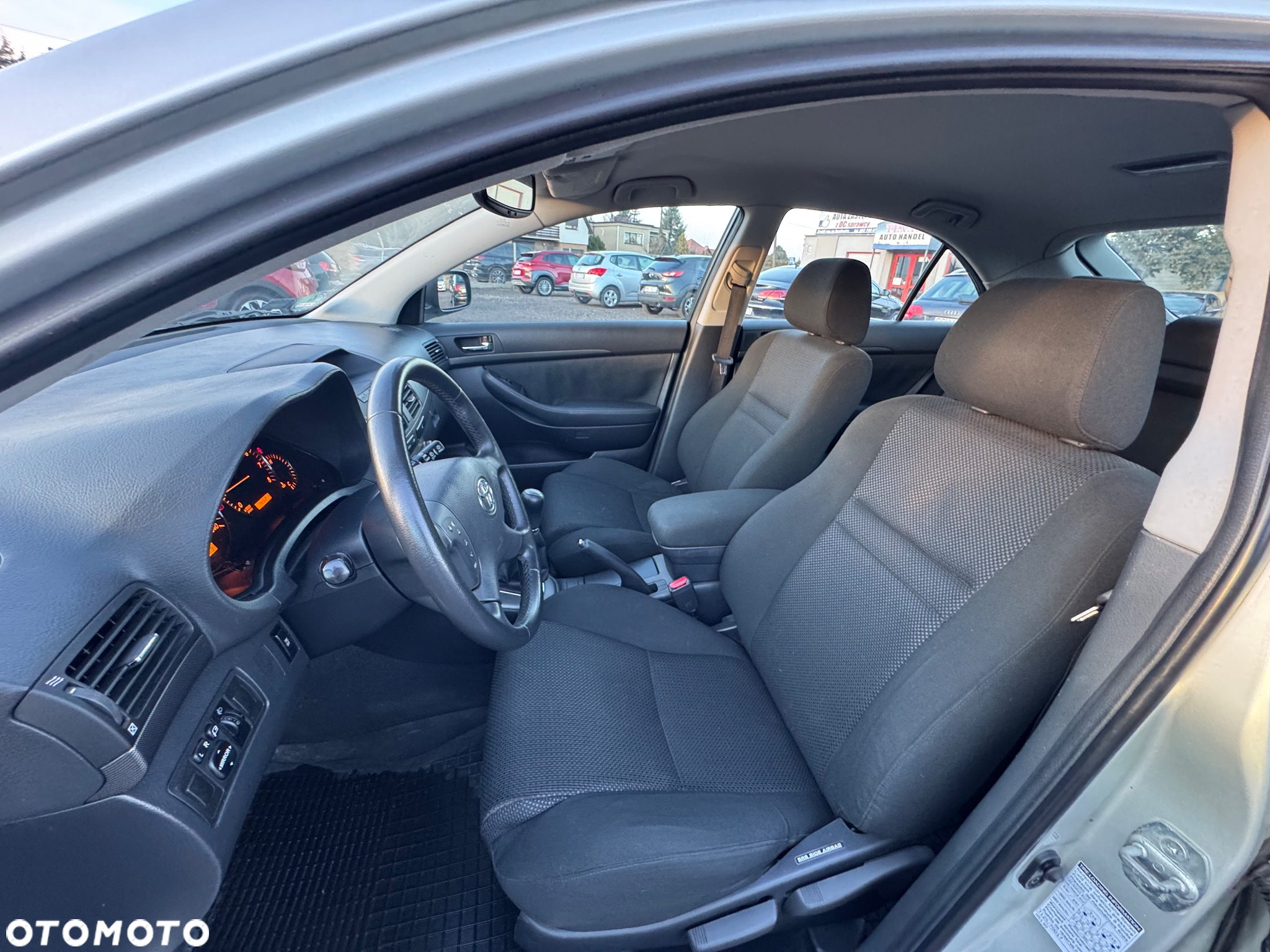 Toyota Avensis 1.8 VVT-i Sol - 17