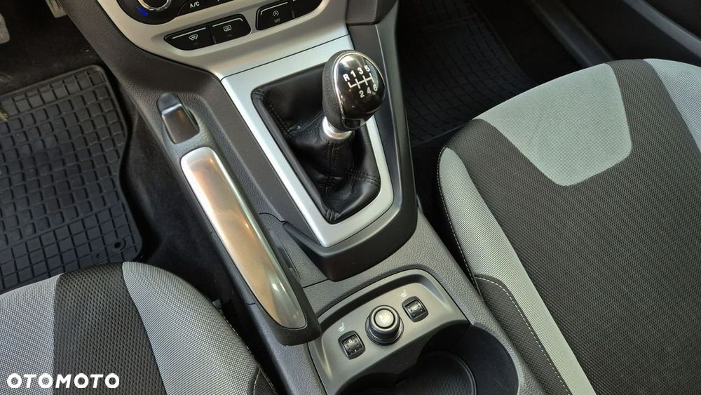 Ford Focus 1.6 EcoBoost Titanium - 17