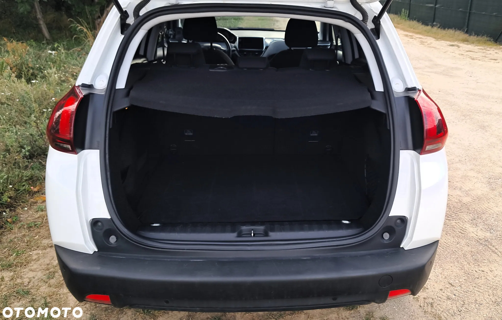 Peugeot 2008 - 8