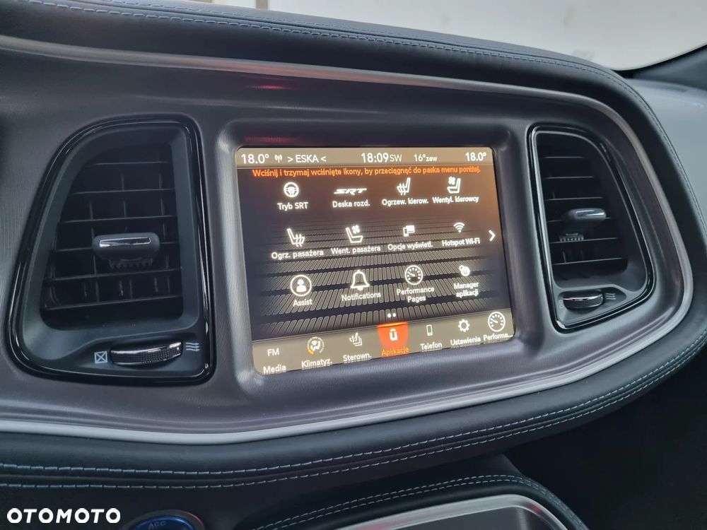 Dodge Challenger 6.4 Scat Pack - 23