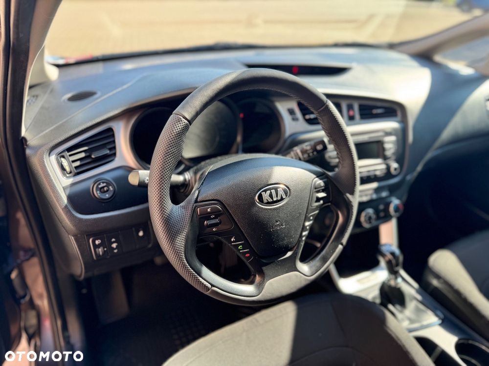 Kia Ceed 1.6 GDI Dream Team Edition - 18