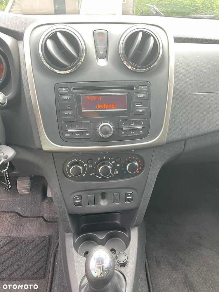 Dacia Logan 1.2 16V Laureate - 10