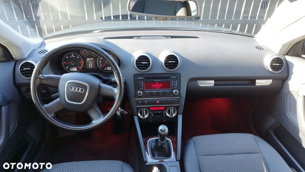 Audi A3 Sportback 2.0 TDI DPF Attraction - 24