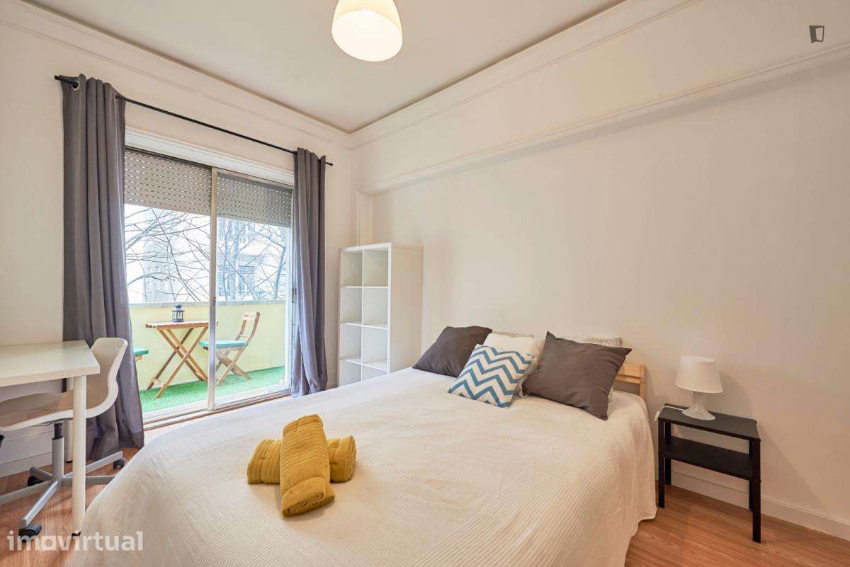 Quarto - localizado em Marquês de Pombal Lisbon - Grande imagem: 4/48