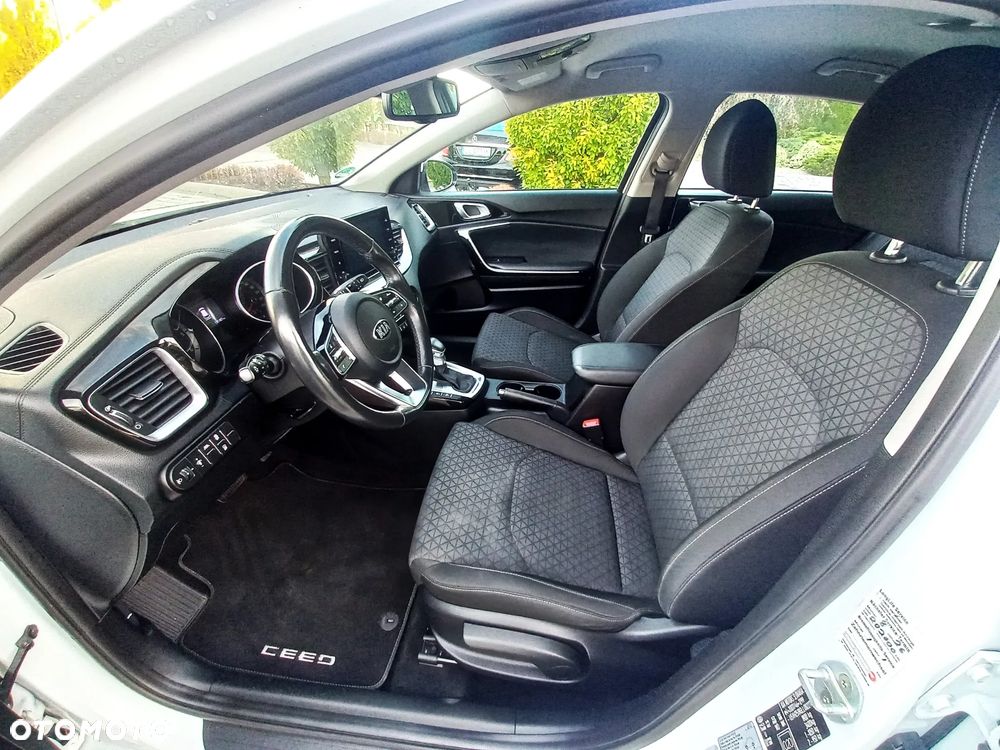 Kia Ceed - 15