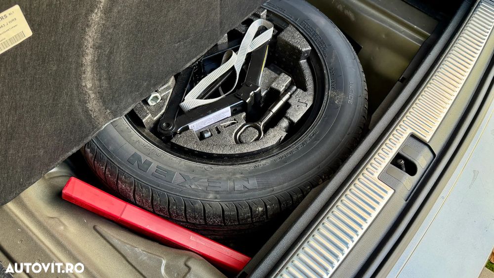 Skoda Superb Combi 2.0 TDI DSG Ambition - 11