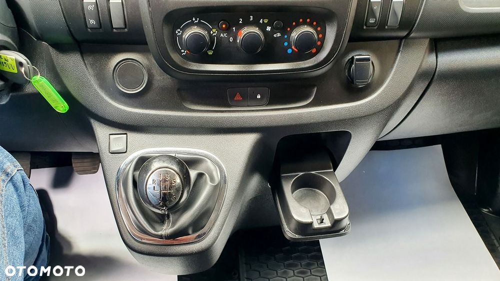 Opel Vivaro - 27