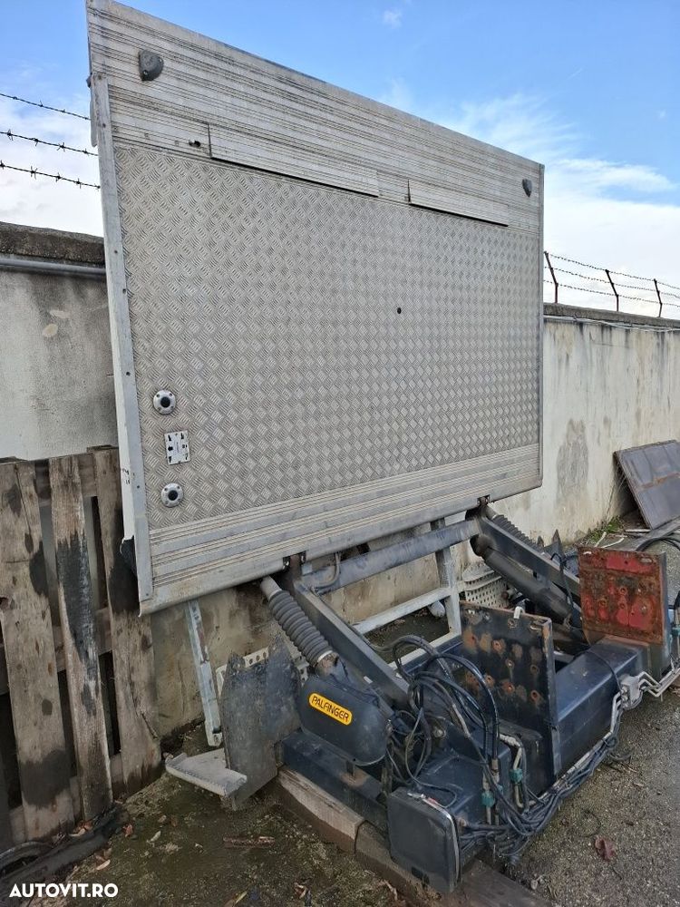 Trapa, lift hidraulic camion - 1