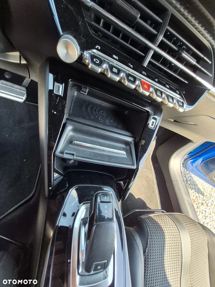 Peugeot 208 PureTech 130 EAT8 GT - 28