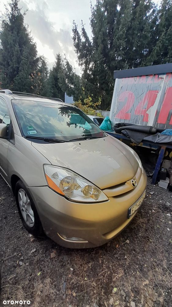 Toyota Sienna 3.3 LE AWD - 9