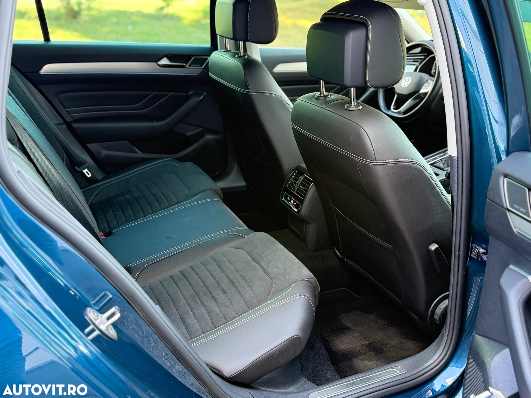 Volkswagen Passat Variant 2.0 TDI SCR DSG Highline - 11
