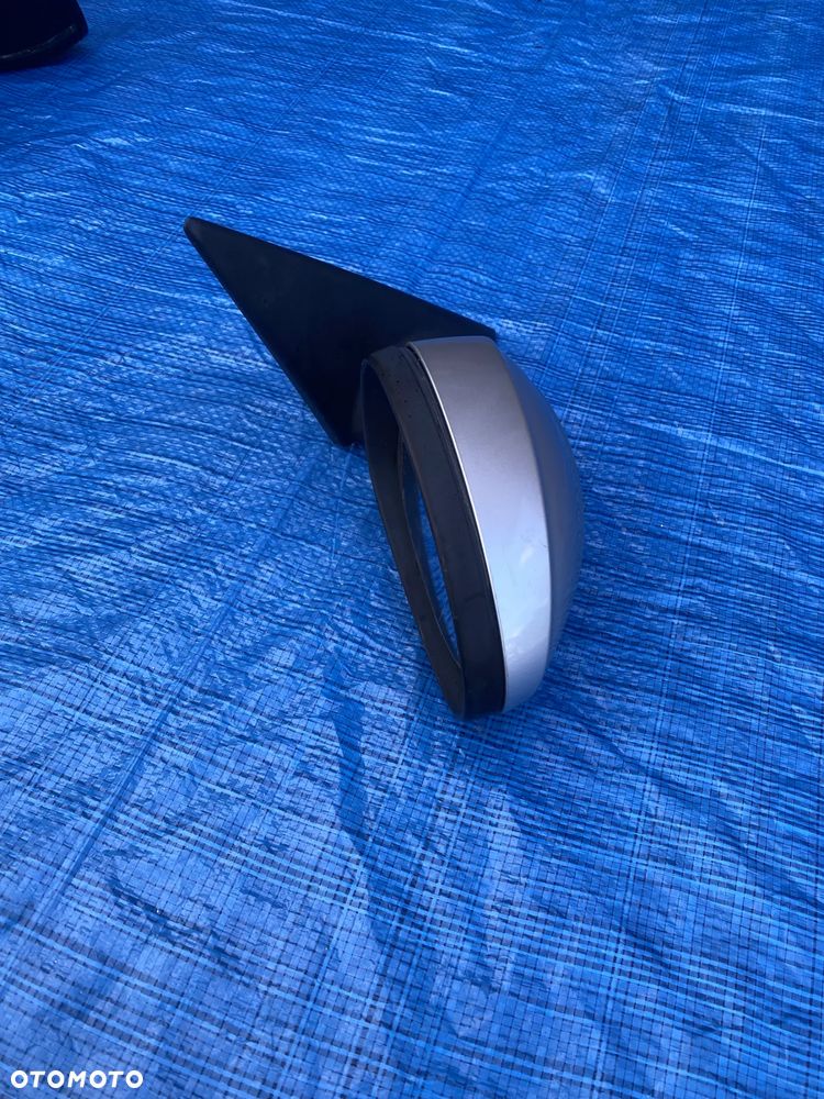 LUSTERKO PRAWE SREBRNE TITANSILBER METALLIC (354) EU BMW E90 E91  3 PIN - 3