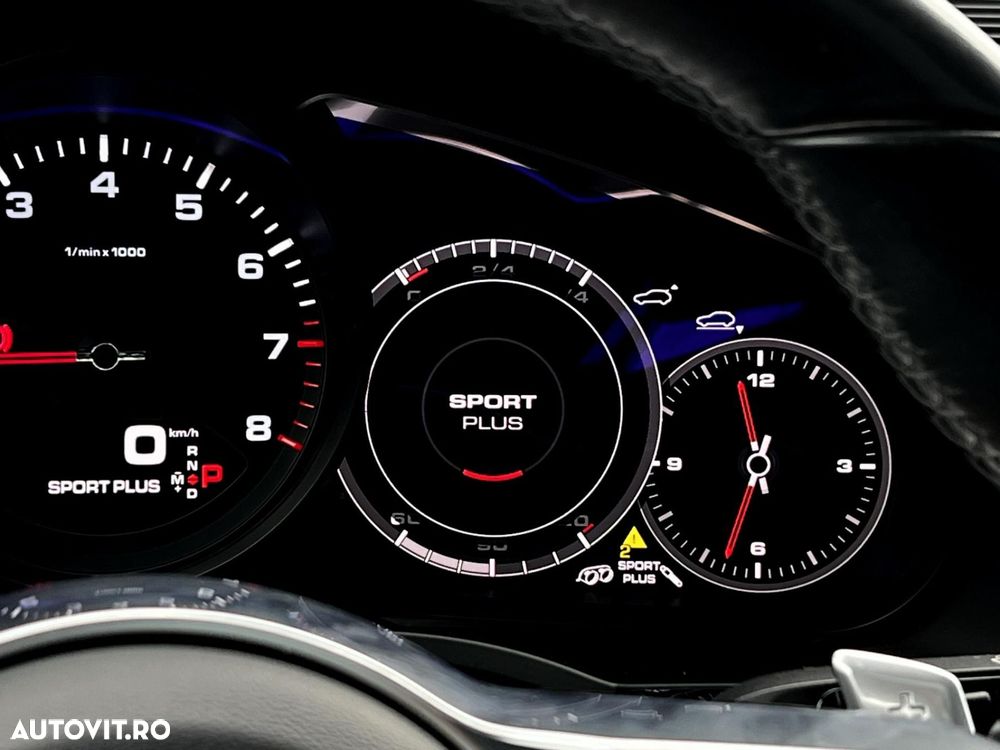 Porsche Cayenne - 21