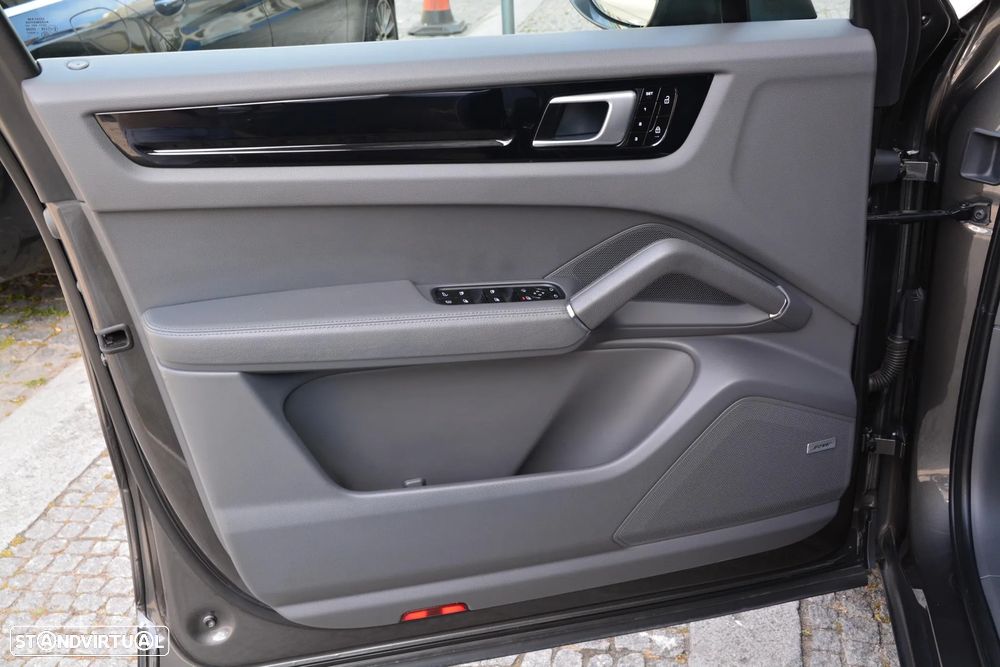 Porsche Cayenne E-Hybrid - 22